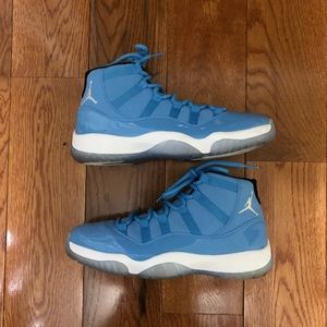 Nike Air Jordan 11 Pantone Size 9.5 Pre Owned